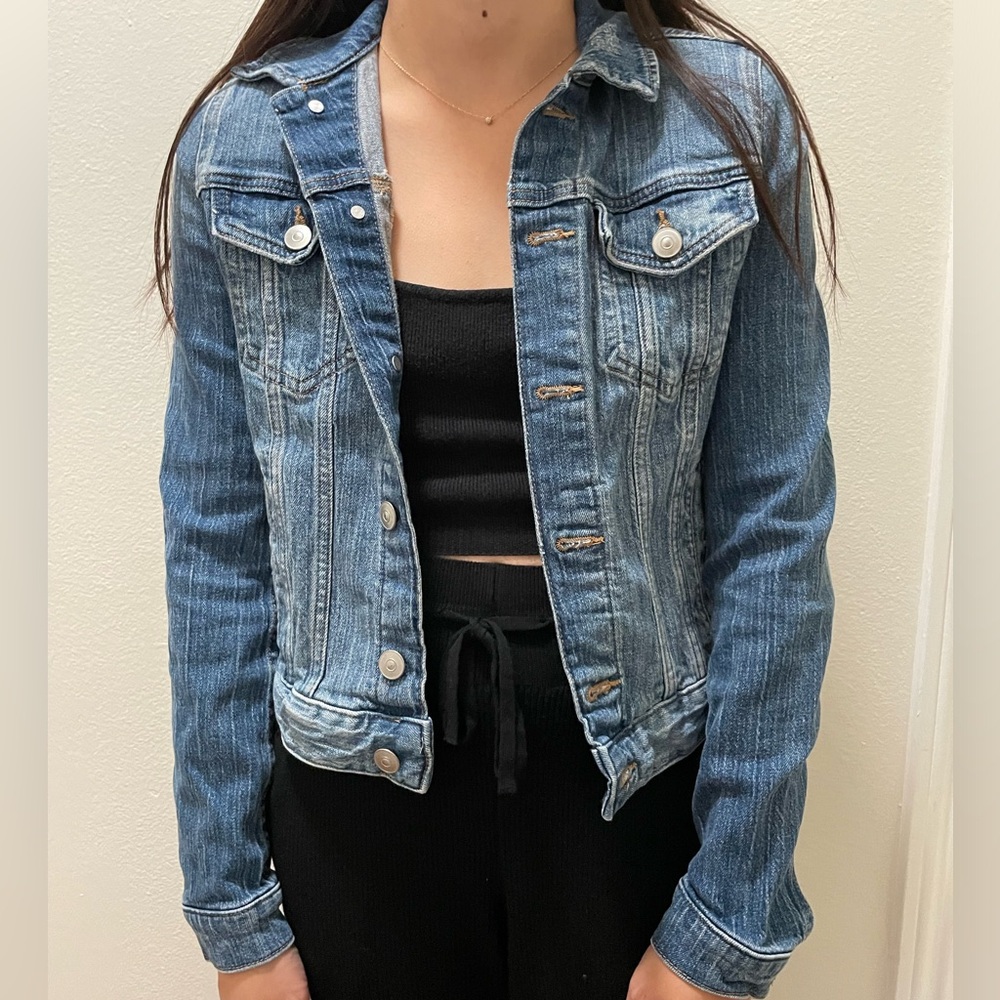 H&M Women’s Jean Jacket Size 4
